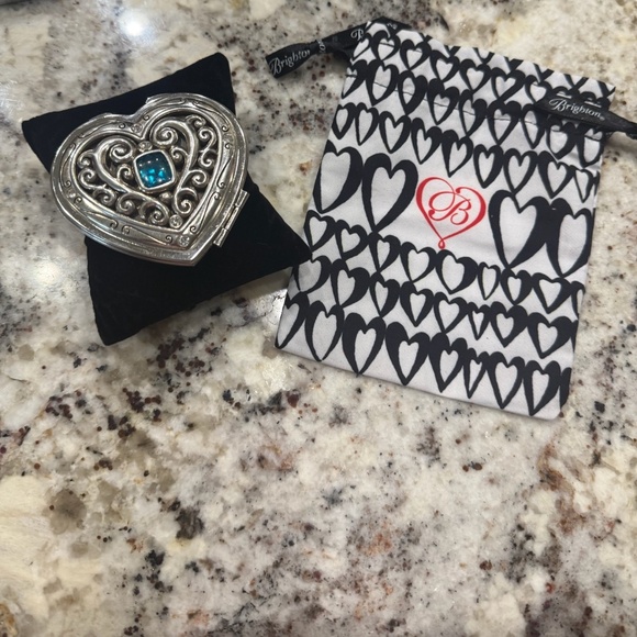 Brighton Compact Mirror - Picture 6 of 6